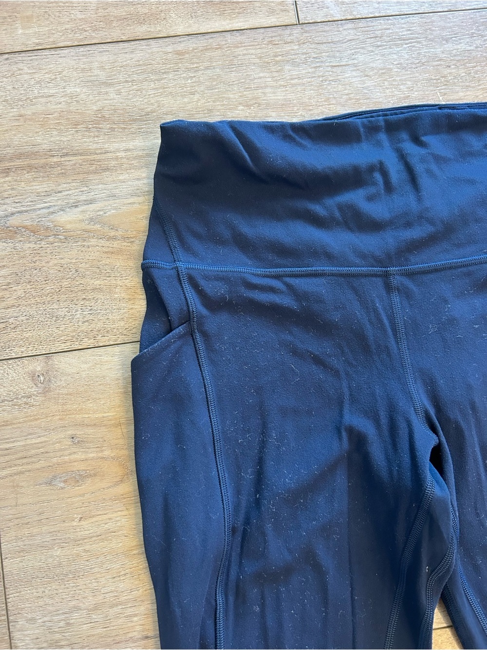 lululemon athletica Align Leggings | Navy High-Rise W Pockets | Size 8 - Picture 5 of 6